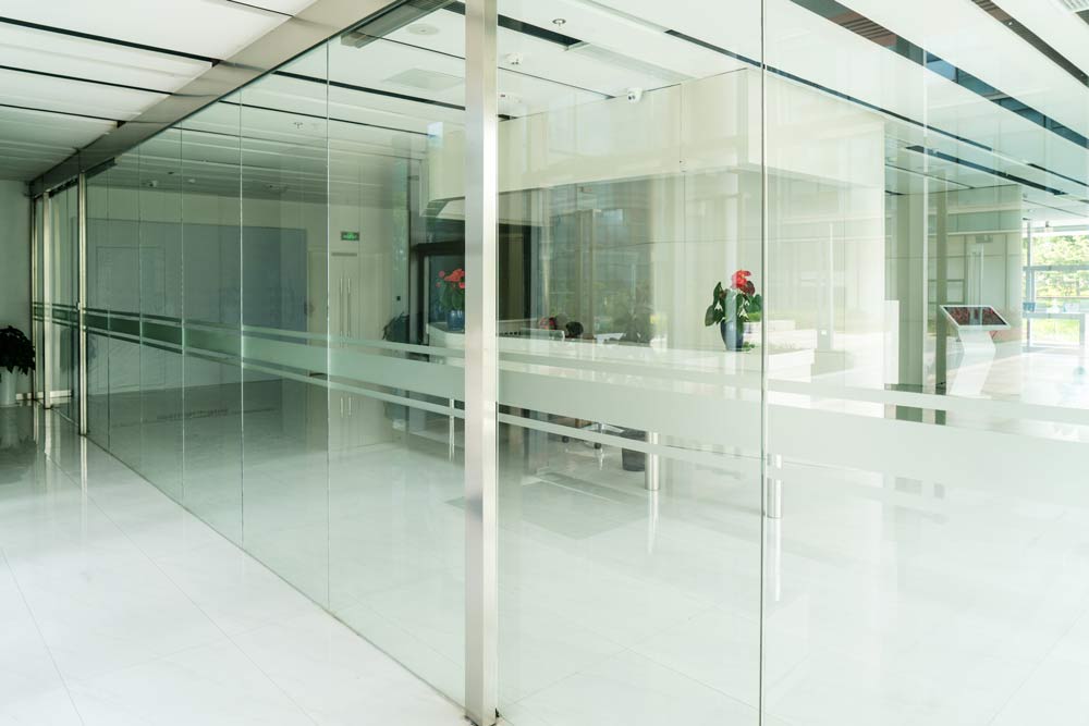 Каркасные стеклянные перегородки