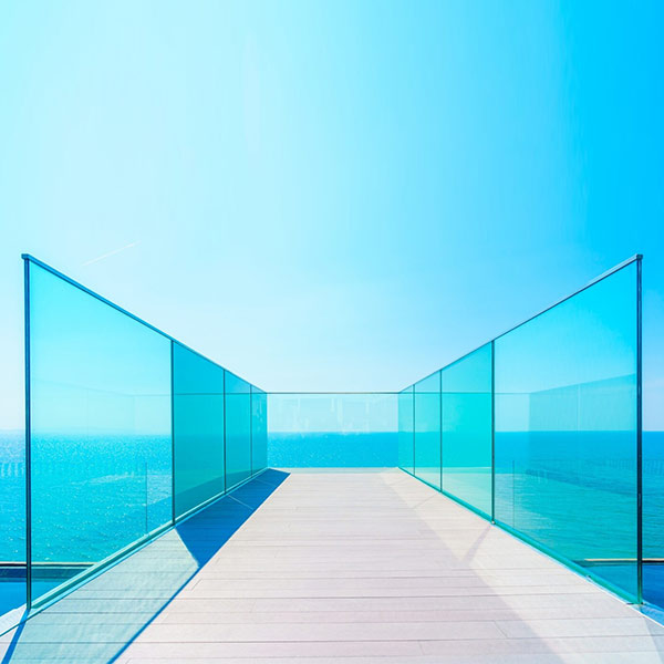 Безрамное ограждение