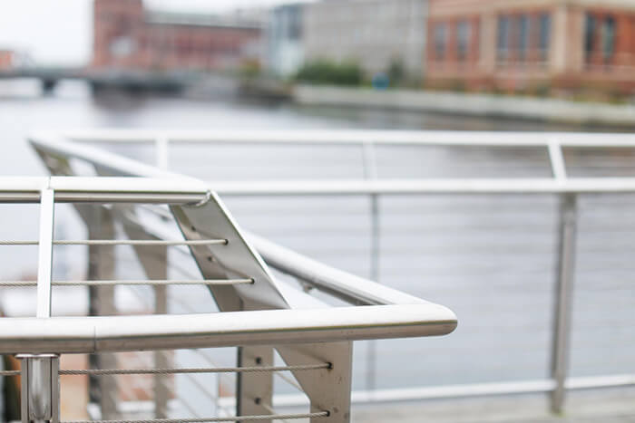 Высота перил в общественных местах