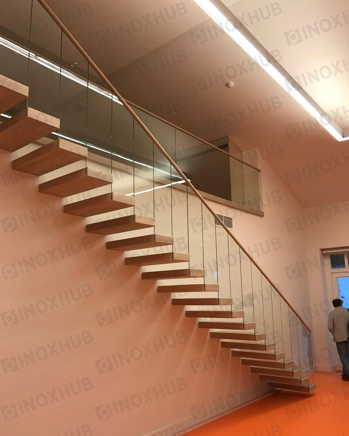 Проект лестничные перила в частных домах ООО "Альбион Гласс"