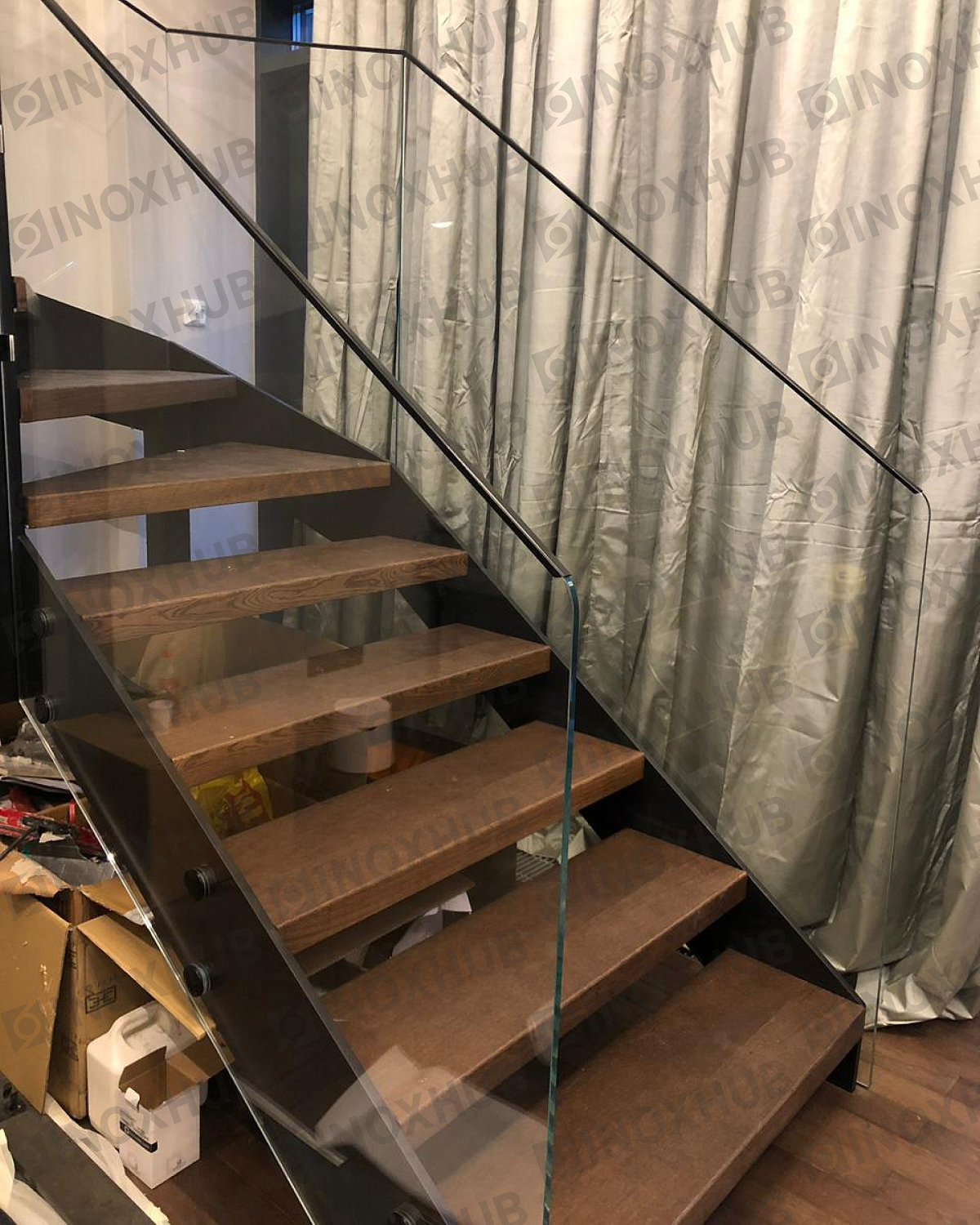 Проект лестничные перила в частных домах ООО "Альбион Гласс"